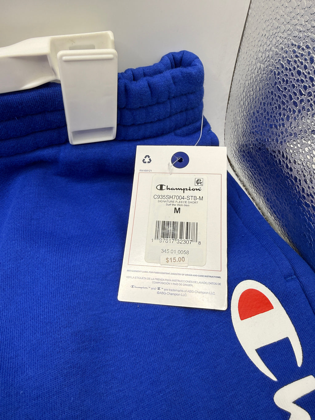 Champion Signature Fleece Shorts tag close-up