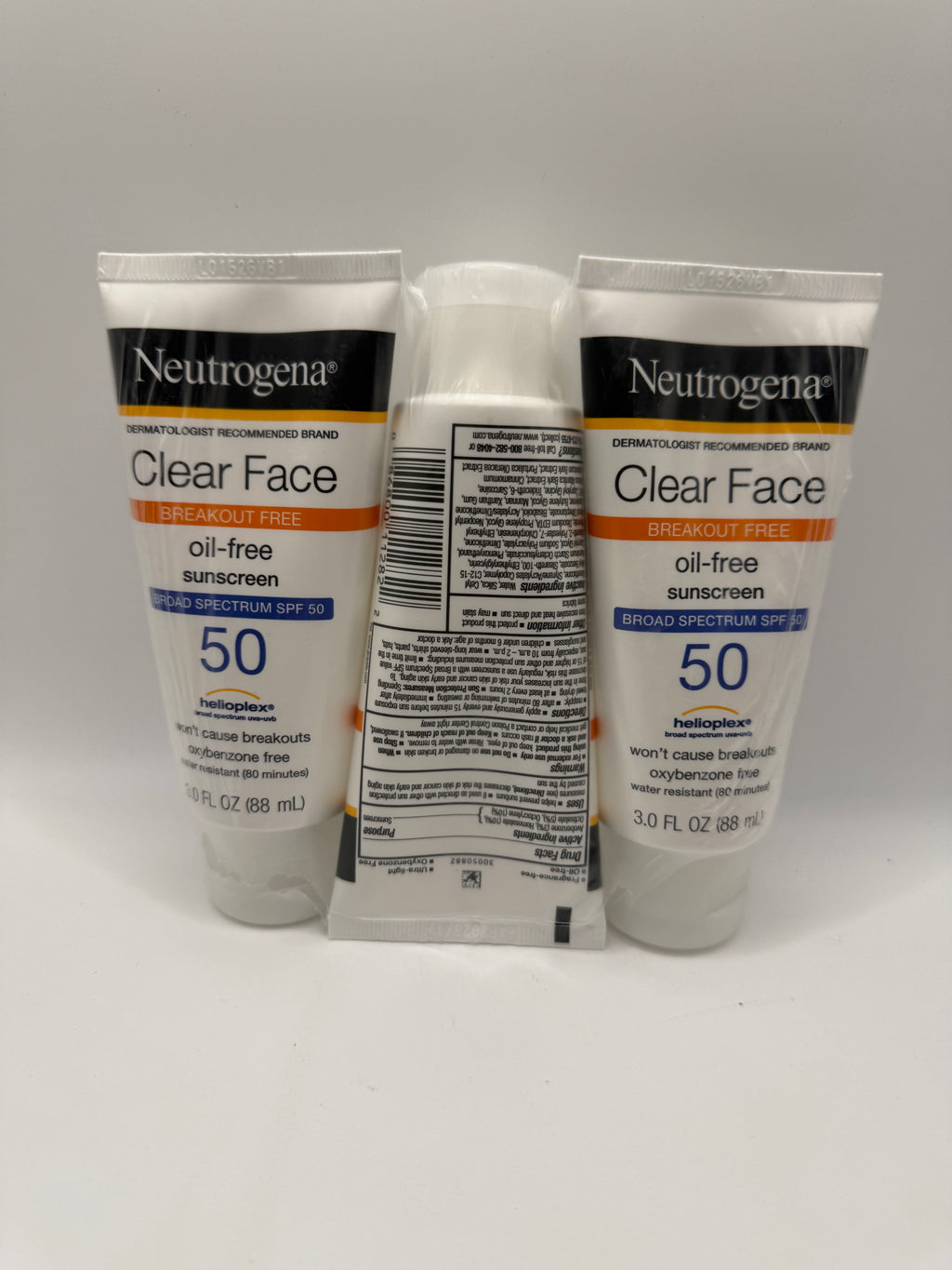 Neutrogena Clear Face Oil-Free Sunscreen SPF 50 3 Pack Front
