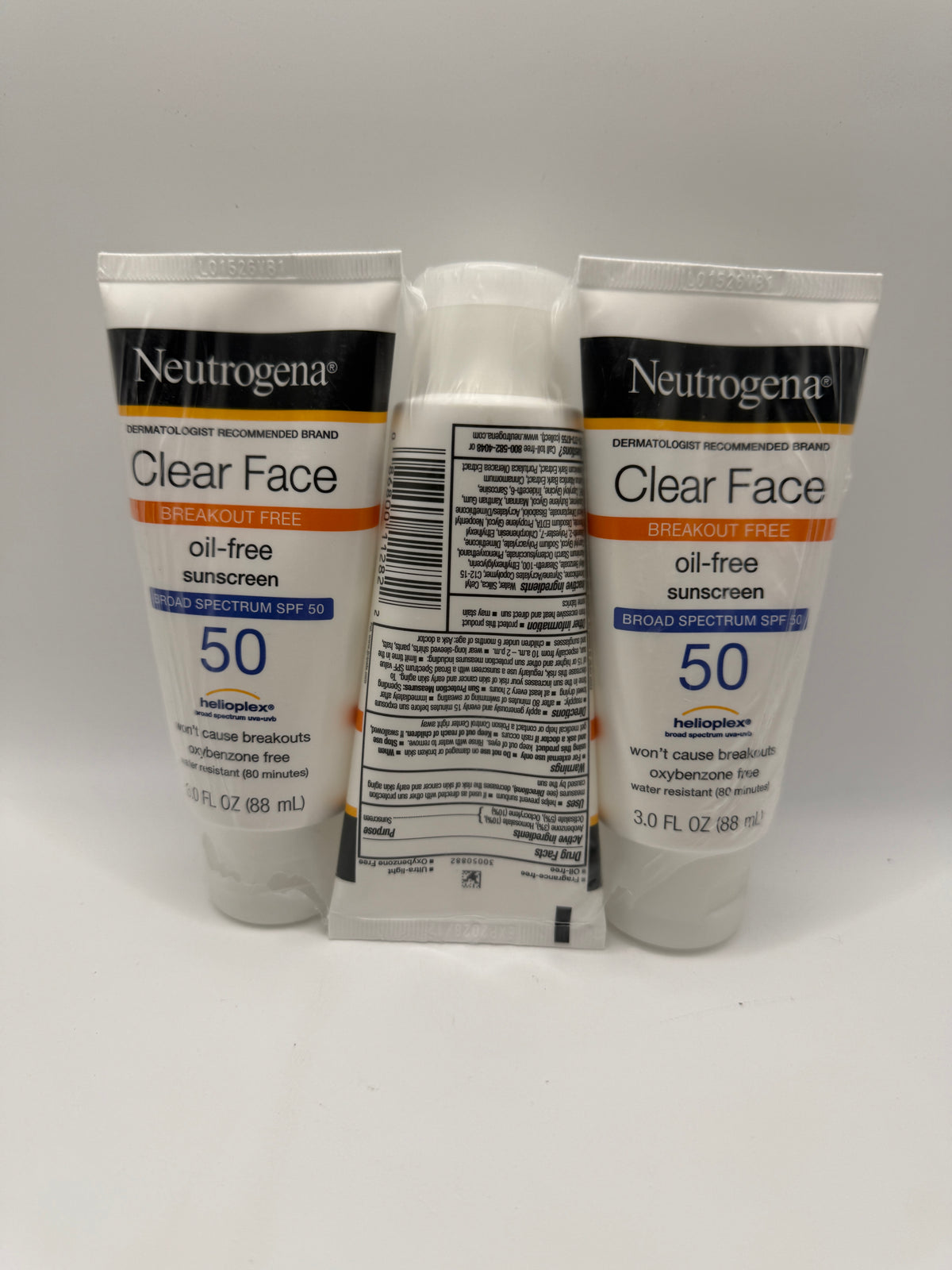Neutrogena Clear Face Oil-Free Sunscreen SPF 50 3 Pack Front