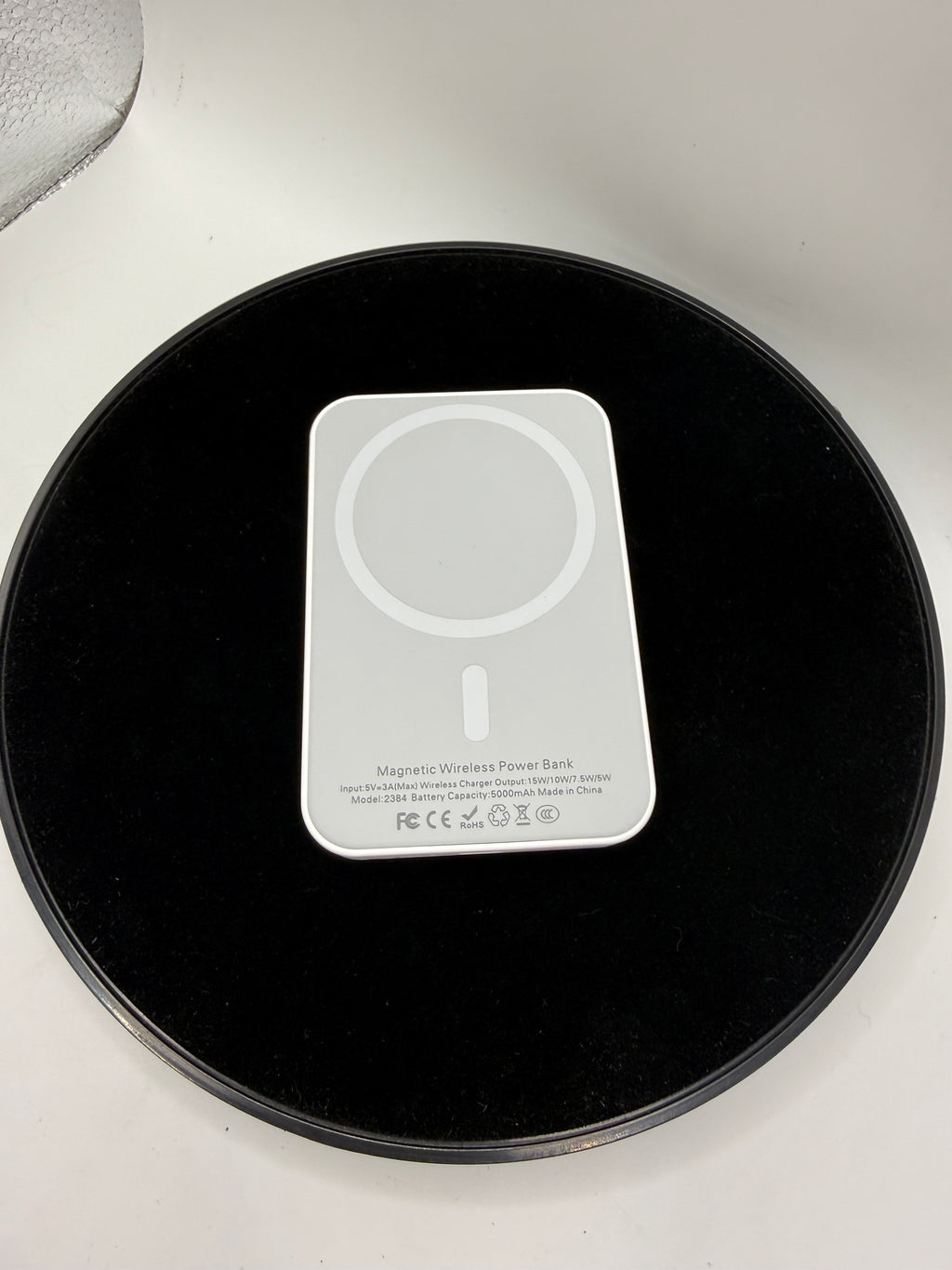 Magnetic Wireless Power Bank - New - product photo 3