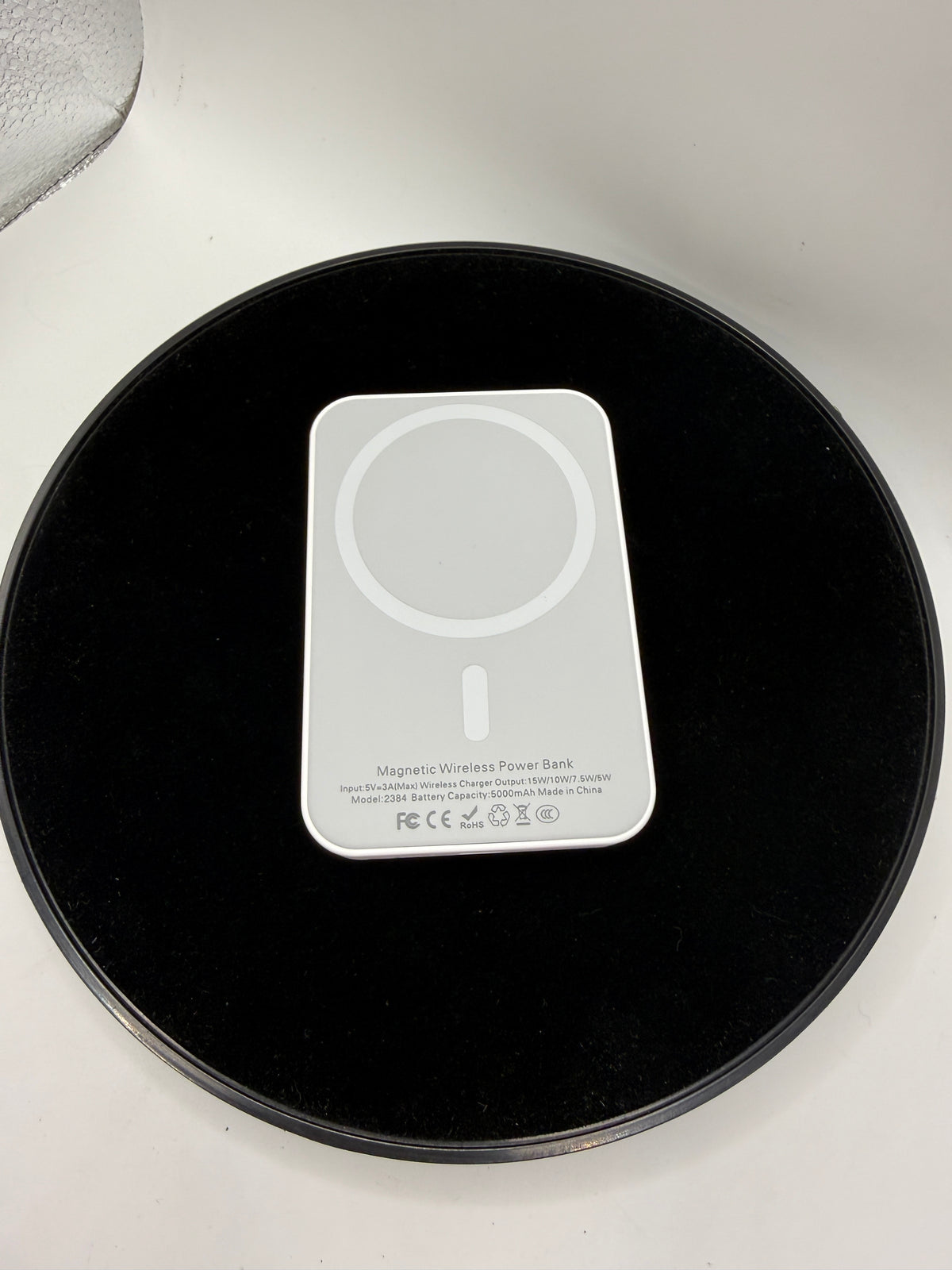Magnetic Wireless Power Bank - New - product photo 3