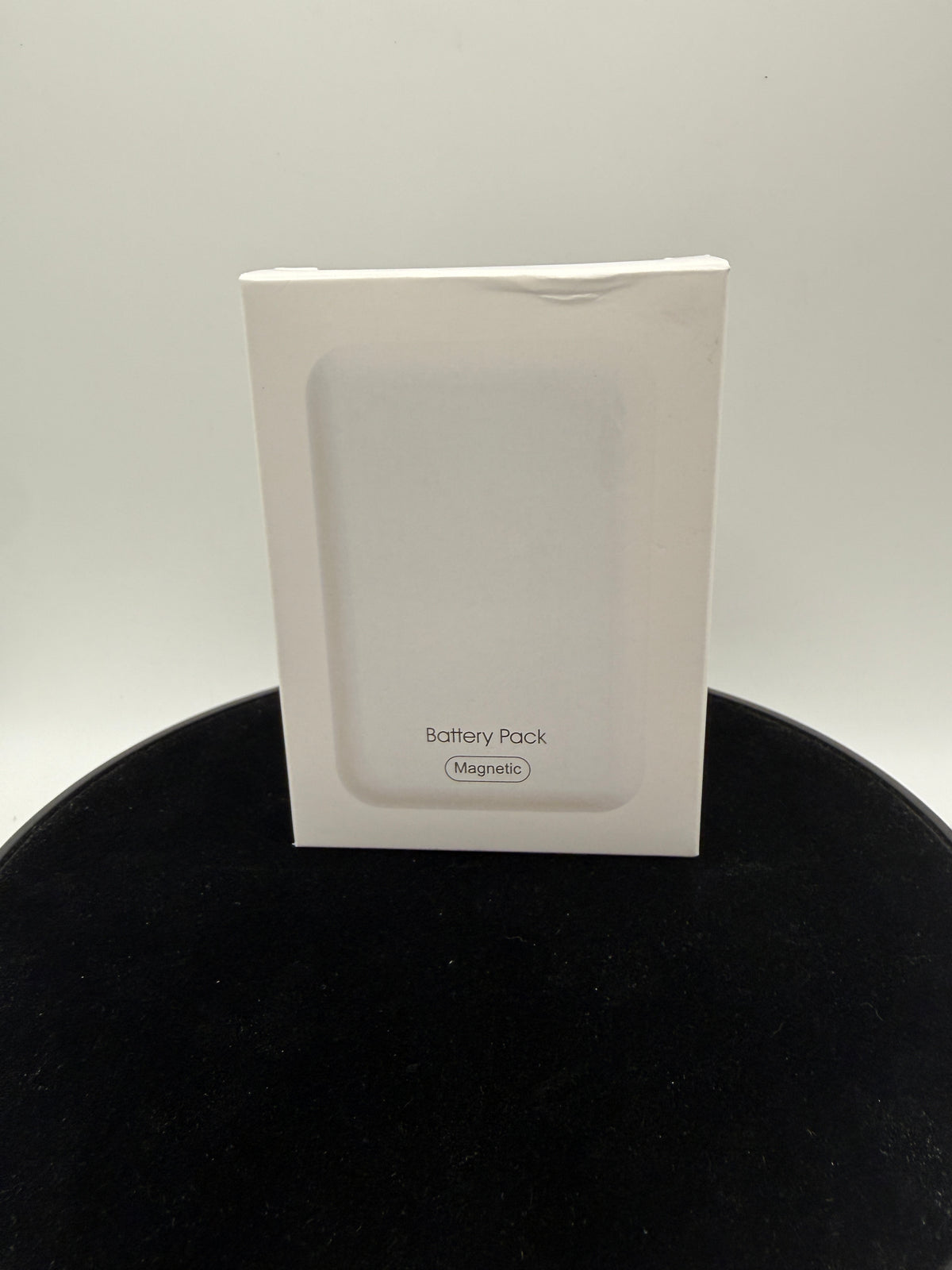 Magnetic Wireless Power Bank - New - product photo 1